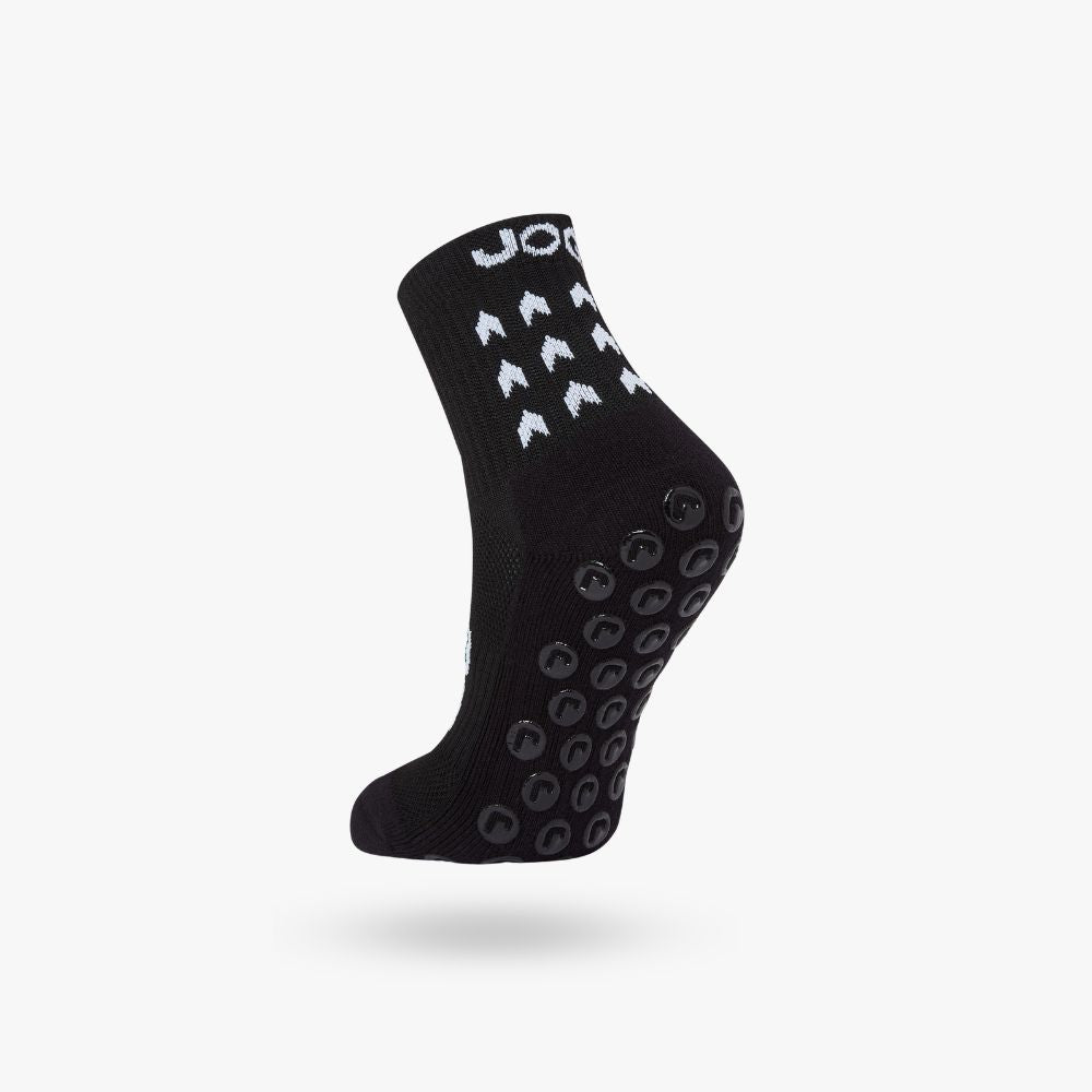 JOGA Starz kids grip socks in action on pitch